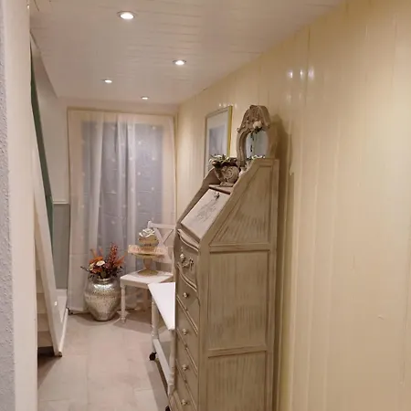 Holiday home Auszeit Rheingauer Rosengarten *