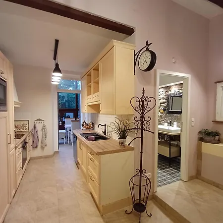 Holiday home Auszeit Rheingauer Rosengarten