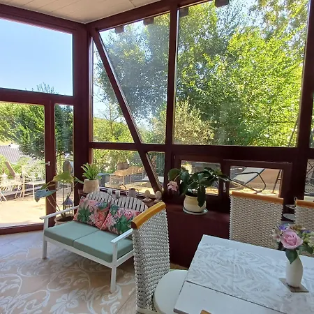 Auszeit Rheingauer Rosengarten Ferienhaus *